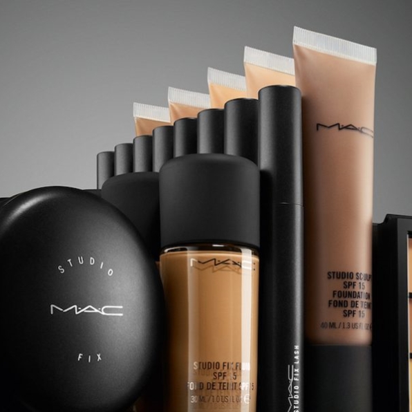 makeup artist near me,bridal makeup with price ,makeup artist in New Delhi